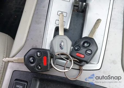 2014 Subaru Outback 2.5I Limited z USA, uszkodzony, nr VIN 4S4BRBLC5E3283674